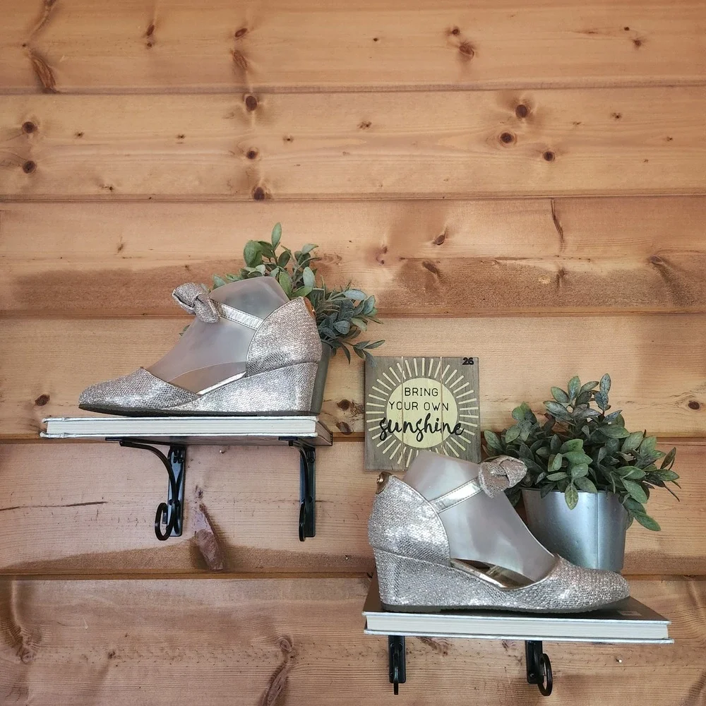 M. Michael Kors Bijou Seti Silver Sand Sparkle Wedge Heel Shoes Mary Jane Size 6